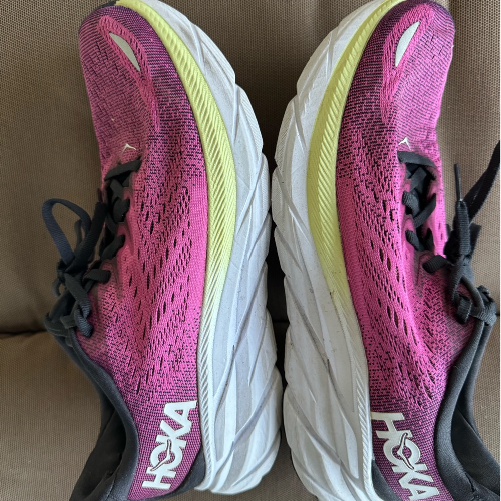 Hoka Clifton 8- running shoes- inserts required